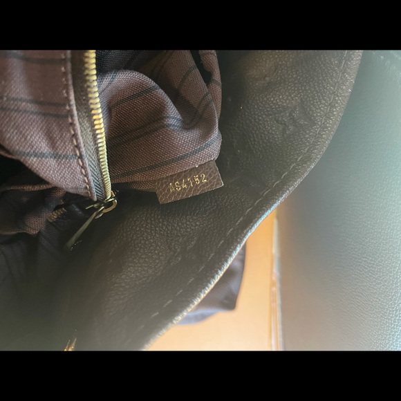 Artsy MM Louis Vuitton  - barely used , comes with box - Picture 2 of 12